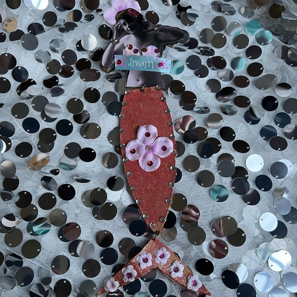 handcrafted wall plaque mixed media mermaid Victorian flowers dream - Picture 1 of 6